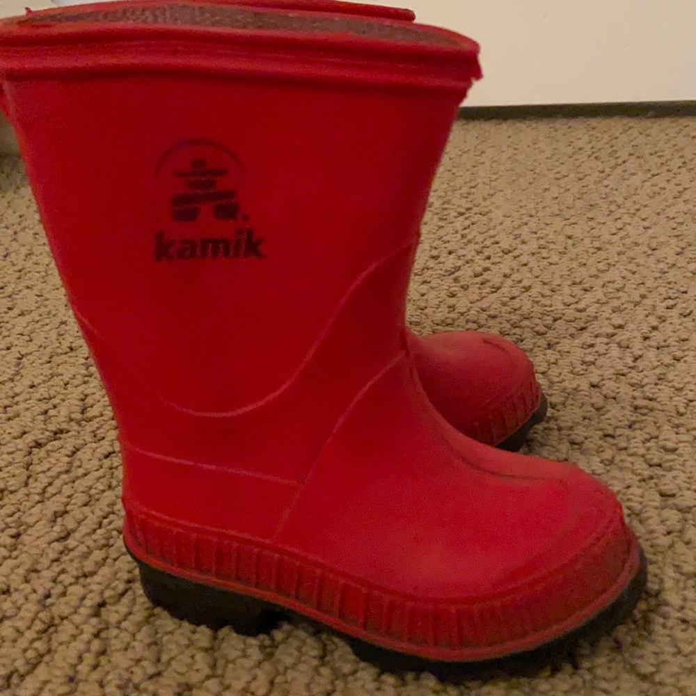 Red Kamik toddler rainboots size 5